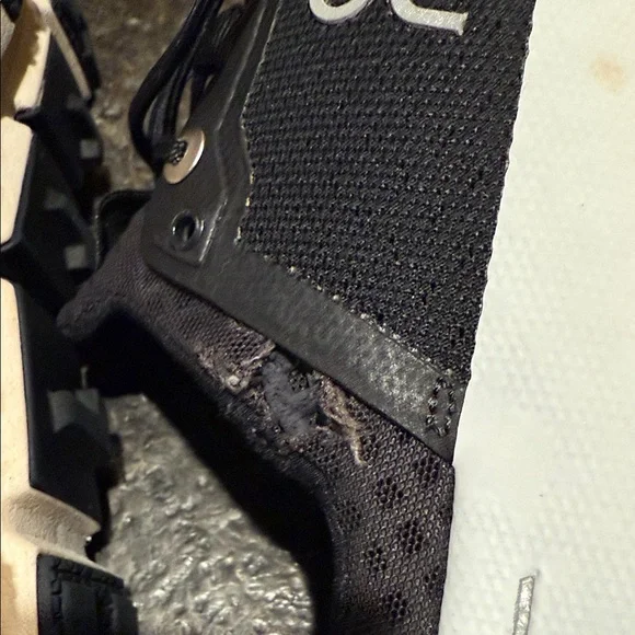 On Running Women’s Black and White Sneakers - Picture 4 of 6